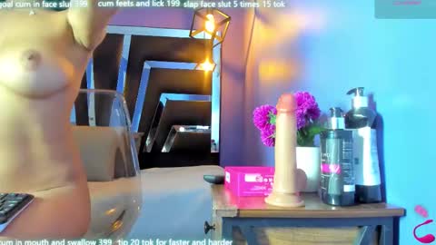 Snapshot of anne_brown1 chatting on 01.12.26 Anne online show from 01.12.26