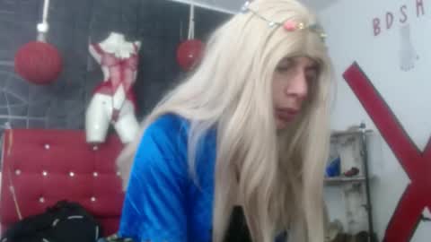 Snapshot of anne_castle86 chatting on 11.08.25 Anne online show from 11.08.25