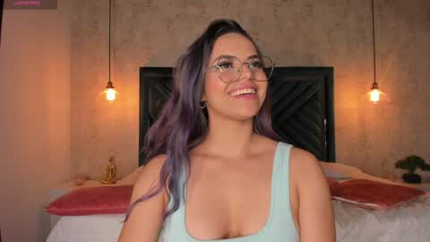 Snapshot of anne_mallow chatting on 12.21.24 Ann online show from 12.21.24