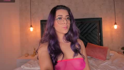 Snapshot of anne_mallow chatting on 01.06.25 Ann online show from 01.06.25