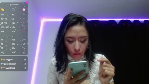 Snapshot of anne_nicholson chatting on 12.27.24 Anne online show from 12.27.24