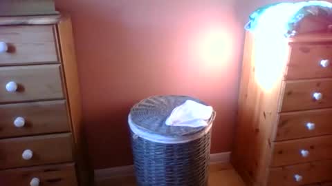 Snapshot of annecharlie chatting on 10.04.25 annecharlie online show from 10.04.25