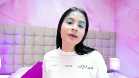 Snapshot of annedixie chatting on 10.21.25 Anne online show from 10.21.25