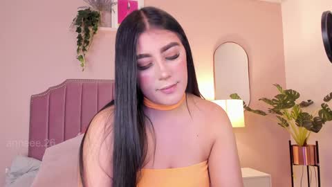Snapshot of anneee_ chatting on 02.07.25 Anne online show from 02.07.25
