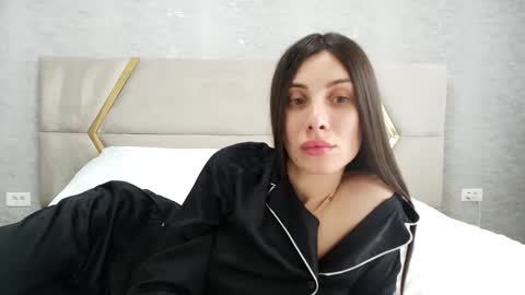 Snapshot of annehotxxx chatting on 05.13.26 AnneHotxxx online show from 05.13.26