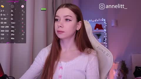 Snapshot of annelitt chatting on 01.05.25 annelitt online show from 01.05.25