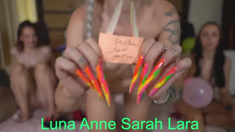 Snapshot of annemanifique chatting on 12.31.24 Annemanifique Anne Lara Kelly online show from 12.31.24