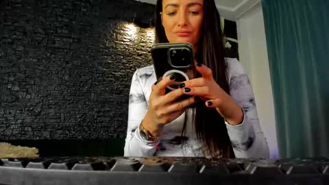 Snapshot of annesins chatting on 10.12.25 annesins online show from 10.12.25