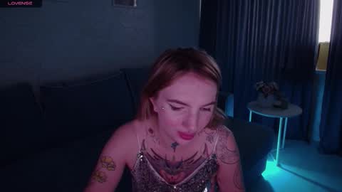 Annet online show from 10.17.25