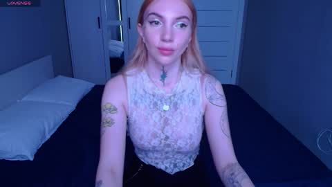 Snapshot of annetenet chatting on 05.21.26 Annet online show from 05.21.26
