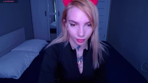 Snapshot of annetenet chatting on 05.22.26 Annet online show from 05.22.26