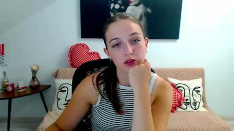 Snapshot of annewilsonn chatting on 07.17.26 annewilsonn online show from 07.17.26