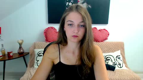Snapshot of annewilsonn chatting on 07.22.26 annewilsonn online show from 07.22.26