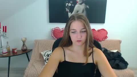 Snapshot of annewilsonn chatting on 07.24.26 annewilsonn online show from 07.24.26