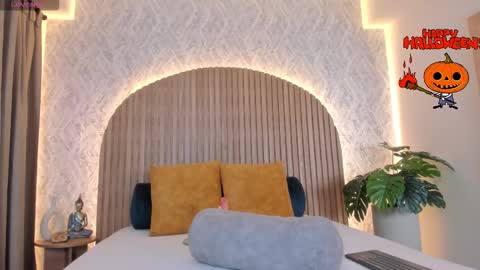 Annhya  online show from 10.31.25