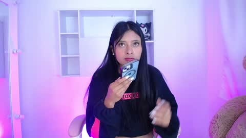 Anni online show from 01.15.25