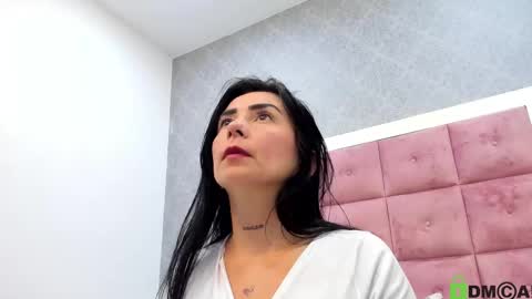 Anni online show from 02.23.25