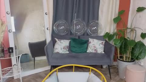 Anni online show from 02.28.26