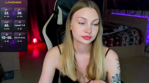 Snapshot of annie69kiss chatting on 10.03.25 Annie online show from 10.03.25