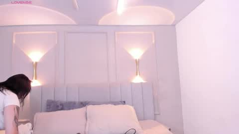 annie_20_ online show from 02.04.26