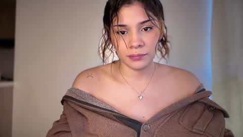 Snapshot of annie_cattie chatting on 06.17.26 Anniecattie online show from 06.17.26