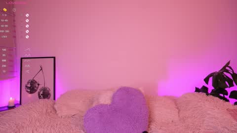 Annie Evans online show from 01.12.25