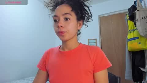 annie_rosse1017 online show from 10.18.25