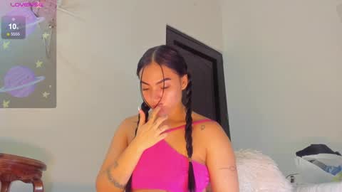 annie_santosx online show from 02.08.25