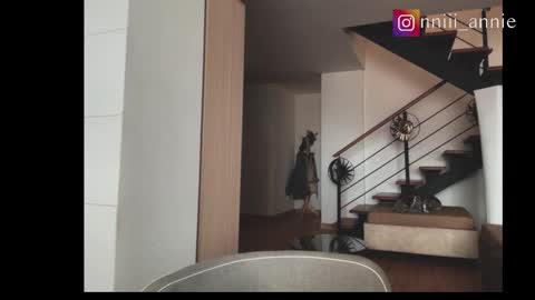 JEANNE no olvides seguirme dont forget follow me  uu online show from 10.15.25