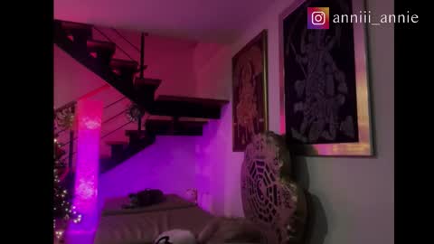 JEANNE no olvides seguirme dont forget follow me  uu online show from 12.05.25