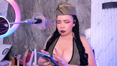 annie_wigg_ online show from 01.08.26