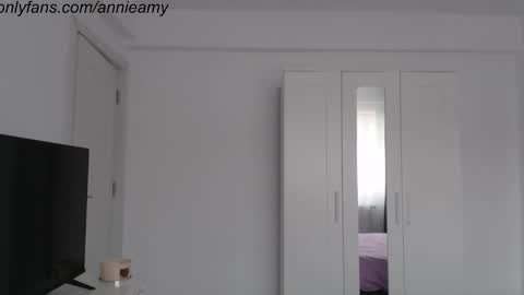 Snapshot of annieamy chatting on 12.12.24 Annie online show from 12.12.24