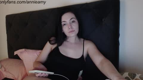 Snapshot of annieamy chatting on 02.24.25 Annie online show from 02.24.25