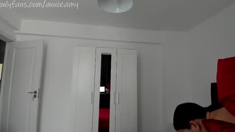 Snapshot of annieamy chatting on 09.24.25 Annie online show from 09.24.25