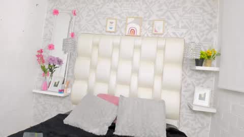 Snapshot of anniee_love_ chatting on 03.07.25 Anto online show from 03.07.25