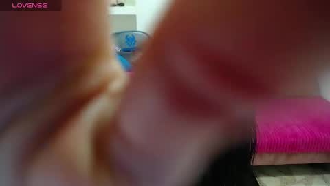 Anniee online show from 01.04.25