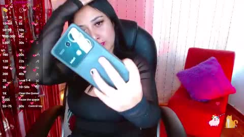   Annie  Independent model Hello all offline tokens are appreciated  thank you for your support.33 online show from 11.20.25