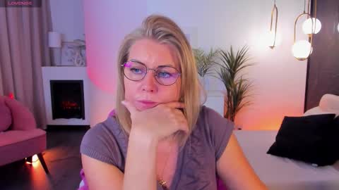 Annie online show from 09.29.25