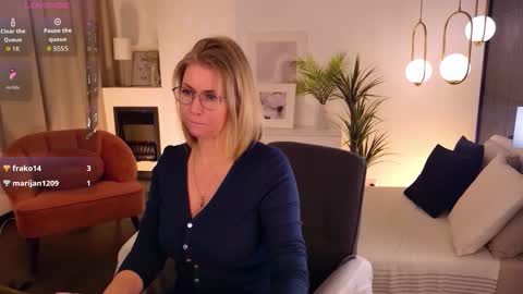 Annie online show from 02.07.26