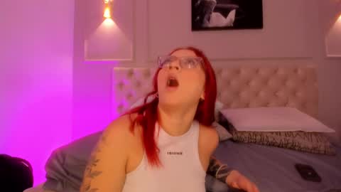 Snapshot of anniemartinezz chatting on 09.15.25 Annie online show from 09.15.25