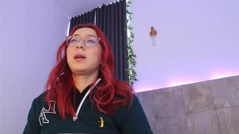 Snapshot of anniemartinezz chatting on 09.19.25 Annie online show from 09.19.25