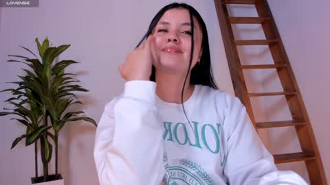 Annie  online show from 02.05.25