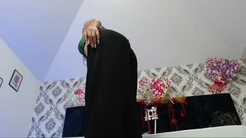 Anniieleonhart online show from 01.07.25