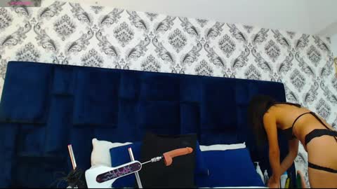 Anniieleonhart online show from 01.29.25