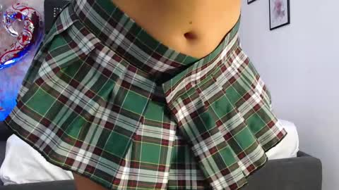 Anniieleonhart online show from 02.11.25