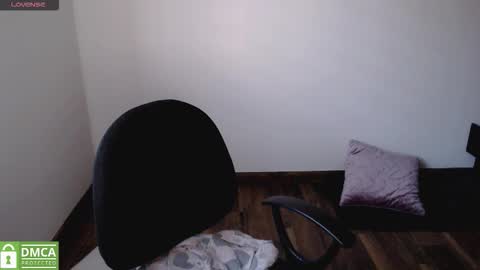 Snapshot of annittaprincess chatting on 10.21.25 Gaby 3 online show from 10.21.25