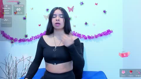 Snapshot of annniie22 chatting on 10.06.25 annie online show from 10.06.25