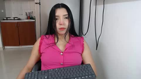 Snapshot of anntonella_squirt chatting on 10.17.25 anntonella_squirt online show from 10.17.25