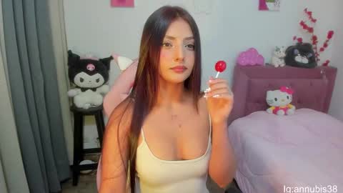 SOFIA INDEPENDENT MODEL online show from 01.12.25