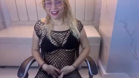Online 800 to 1400 online show from 10.24.25